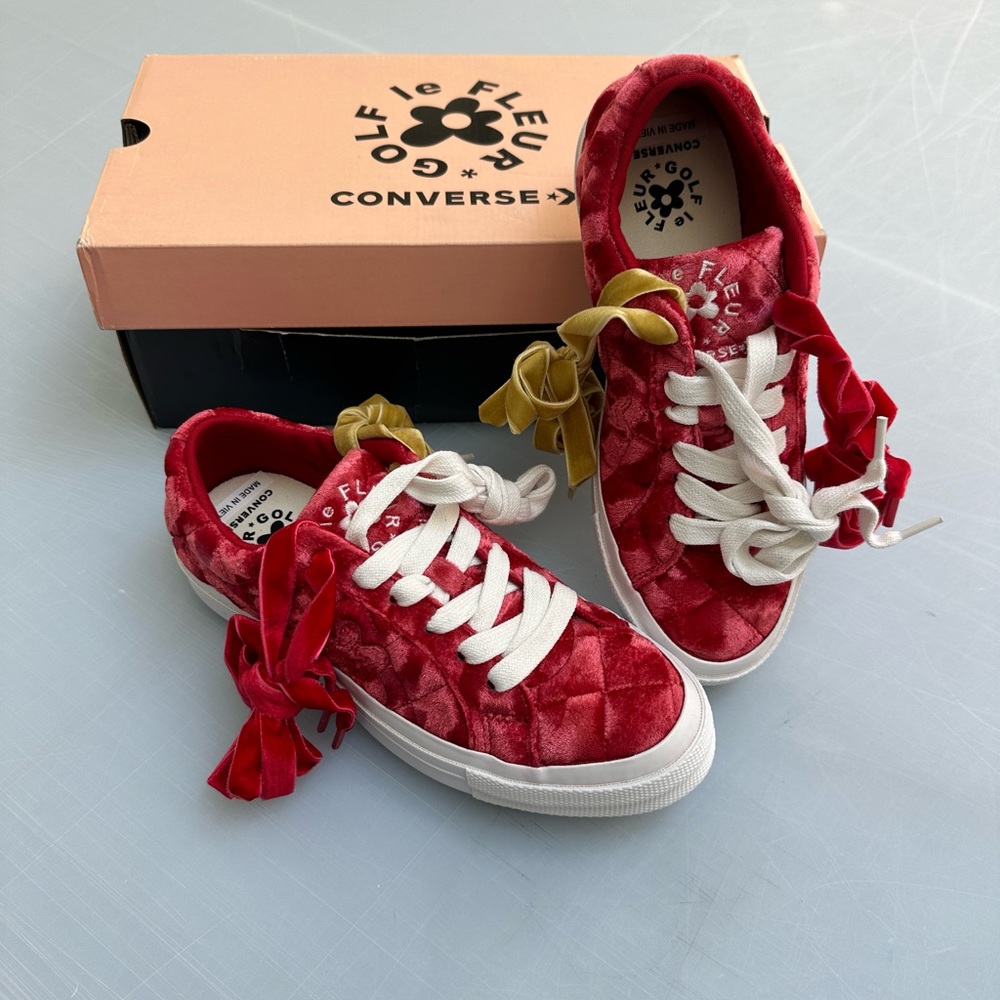 NEW  Golf le Fleur TTC Quilted Velvet Barbados Cherry, 5 men’s, 7 Women’s